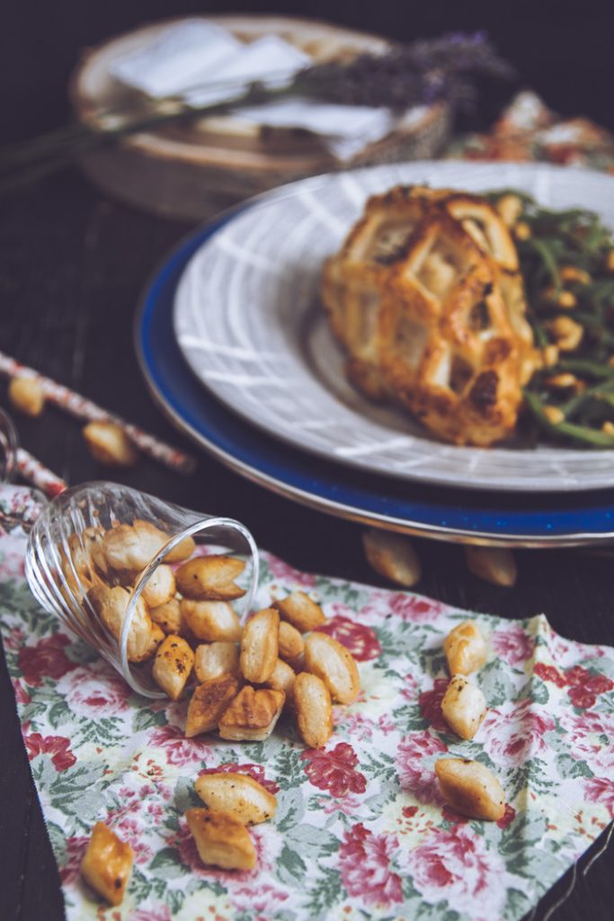 Pollo ripieno in gabbia